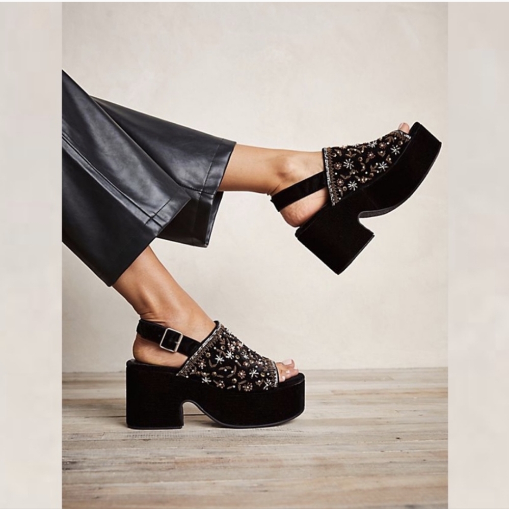 FREE PEOPLE Embellished Nicola Wedge Sandal Beaded Velvet Sandals Black 40 / 10 - Picture 1 of 11